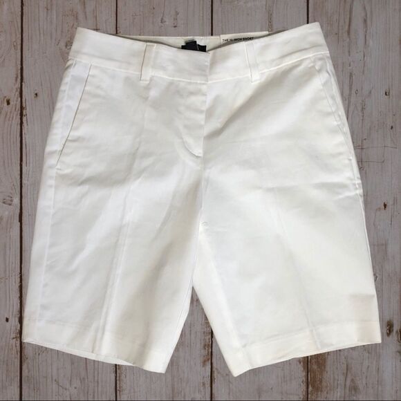 Ann Taylor Factory Pants - Ann Taylor Factory White Midrise Shorts, Size 4